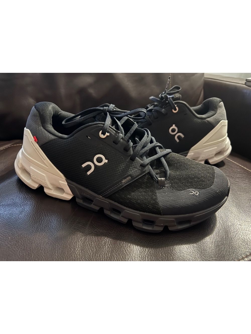 On Cloudflyer Men's Size 9.5 Wide (2E) Running Shoes Black/White